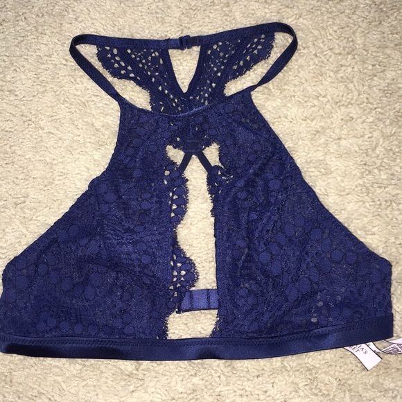 Victoria Secret - Picture 2 of 3